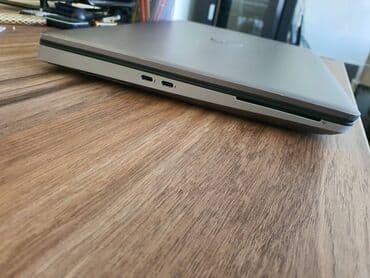 Intel Core i7, 32 GB OZU, 15.6 " — 8