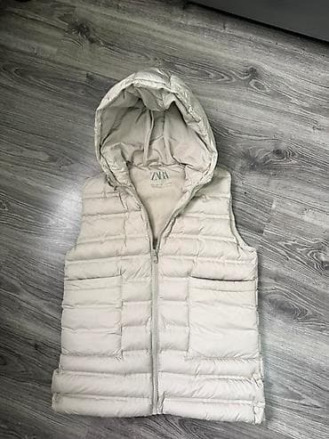 Zara prsluk veličine 164 za uzrast 13/14 godina na lalafo.rs Zara prsluk veličine 164 za uzrast 13/14 godina