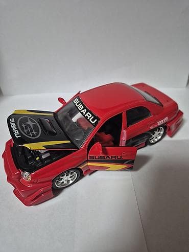 Subaru Impreza model razmere 1:24 dobro očuvan sa par nedostataka — 4