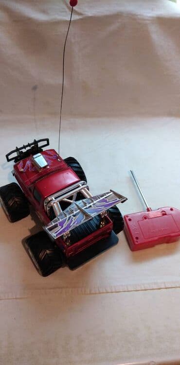 igračke za devojčice od 5 godina: Na daljinski dzip Midnight Vagon oko 1:24 (20 cm.),China,u auto 4x 1,5 — 3