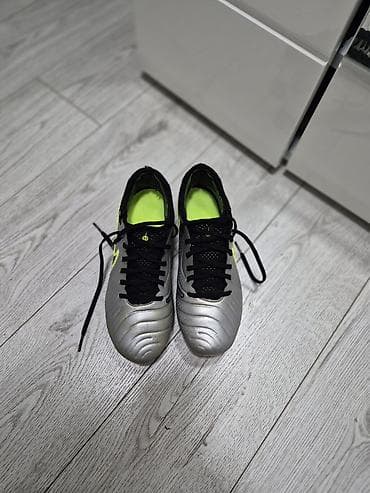 nike sorc i majica: Kopacke vel.38, nigde ostecene, kupljene u Nemackoj. Nike Tiempo — 6