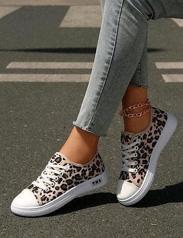 patike dolce gabbana zenske: ✨ Dostupne u broju 38
✨ Unutrasnje gaziste 24 cm

1300 rsd 💥 — 2