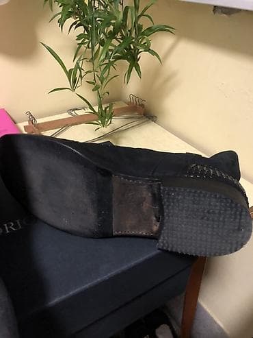 Sandale i papuče: Crne kožne čizme sa nitnama - Materijal: prirodna koža, spolja i — 5