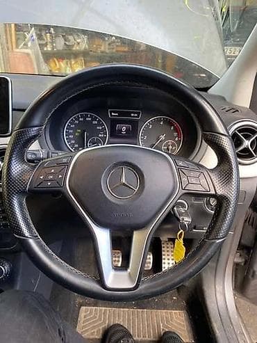 multimedija za kola: Mercedes-Benz — 2