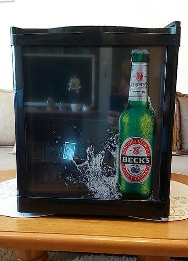 Mini frižider/vitrina Beck's - Mini frižider (vitrina) Beck's donešen