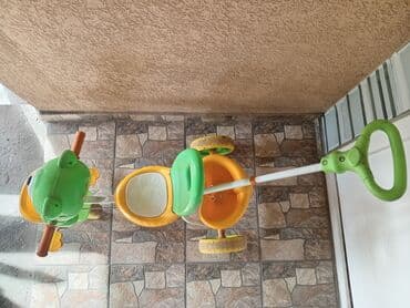 Prodajem dečiji tricikl Prodajem očuvan dečiji tricikl u zeleno-žutoj