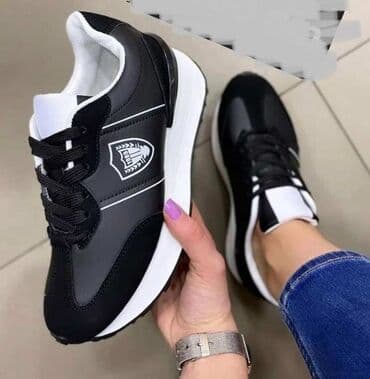 dona patike: Od 36 do 41
2800 — 3