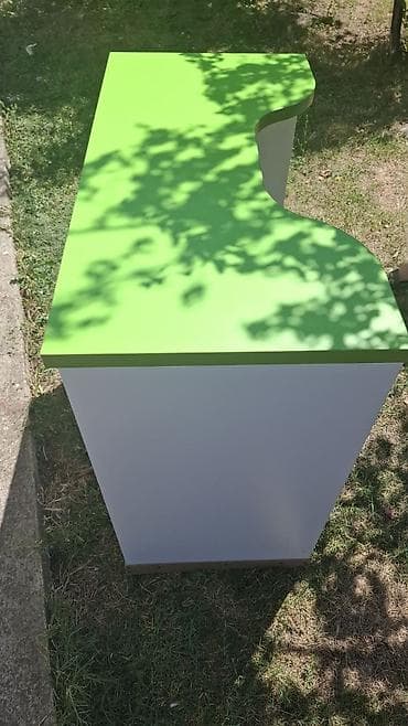 ikea kolica za odlaganje: Radni sto/šank sa talasastim izrezom – zelena — 1