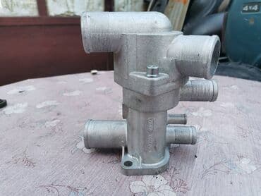 ulozak za auto sediste: Ulozak termostata sa kucistem Lada . Ruske proizvodnje. Kompletno — 12