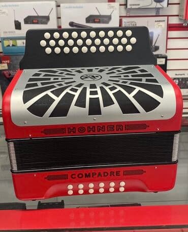 orphan the first kill sa prevodom: Hohner Compadre harmonika, dostupna u raznim bojama, uključujući — 3