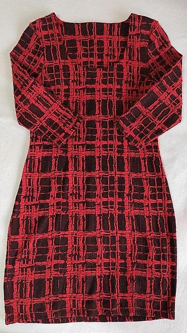 sandale s platformom: Crvena mini haljina s 3/4 rukavima i teksturiranim kariranim uzorkom — 3