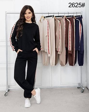 Muška obuća: Kompleti
Cena 3400
Uni vel.
V28 — 3