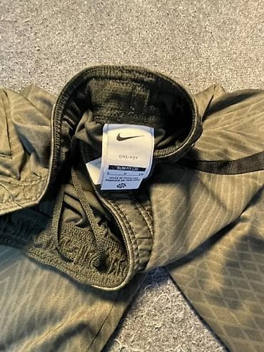 pull i bear srbija: Bermude i šortsevi Nike, bоја - Maslinasto zelena — 2