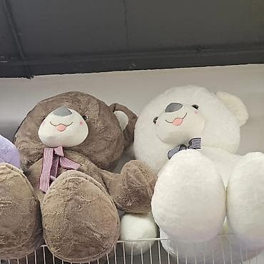 kofer na tockice: Mede
150cm- 8200 din 
160cm- 9700 din — 3