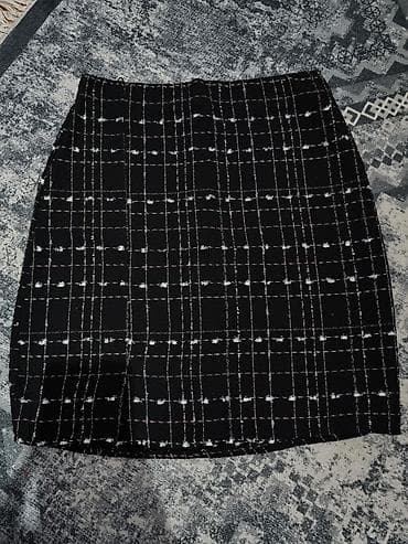 Elegantna ženska suknja – karirani tweed izgled - Boja: crna sa belim