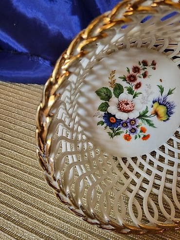 kalendar 1979 godine: Cinija nova iz 70ih.godina Cluj porcelanska. Nova porcelanska cinija — 7