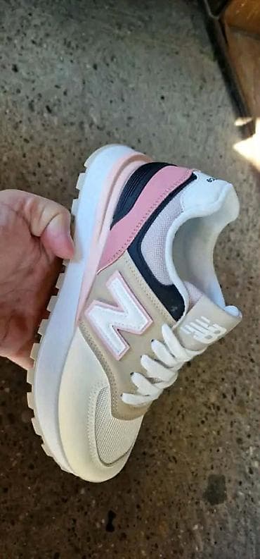 japanke ipanema zenske: New balance, zenski model
Novi modeli 💋
Brojevi 36-41
Cena 3.600 din — 3