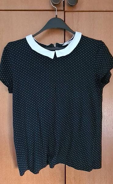 Crno bela, tufnasta, pamučna maijca sa kragnom. Veličina XL odgocara