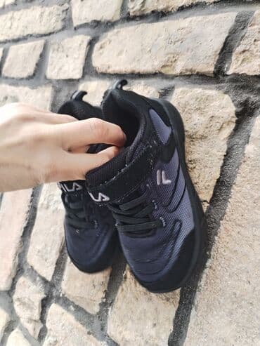 patike 32: Fila patike za decake br 27
Super ocuvane — 5