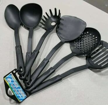 stalak za cveće jysk: Set kuhinjskih alatki – 6 delova, crna plastika Sadrži: - Kutlača za — 1