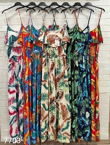 Haljine
Cena 1800
Uni vel.
V13 — 7