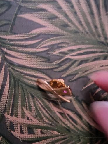 goorin bros kacket: Zlatni pin/broš u obliku zmije sa roze kamenčićem (imitacija rubina) — 2