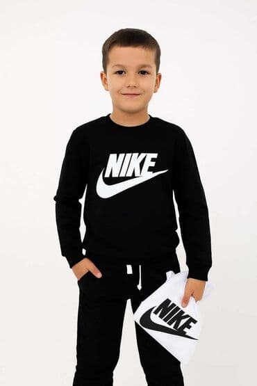 Tracksuit sets: 👇🏻👇🏻TRODELNI SETOVI👇🏻👇🏻 💰💰2750 din ili dva 4500din💰💰 Set sadrzi — 19