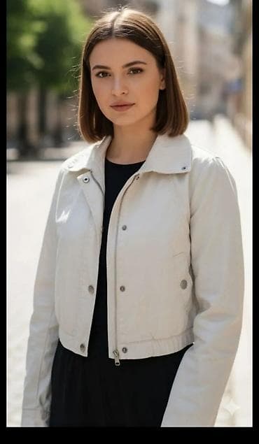 Ženska kratka jakna – svetla bež - Kroj: kratka, ravna silueta do