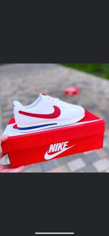 djak patike do 3000: Patike, veličina - 42 — 6