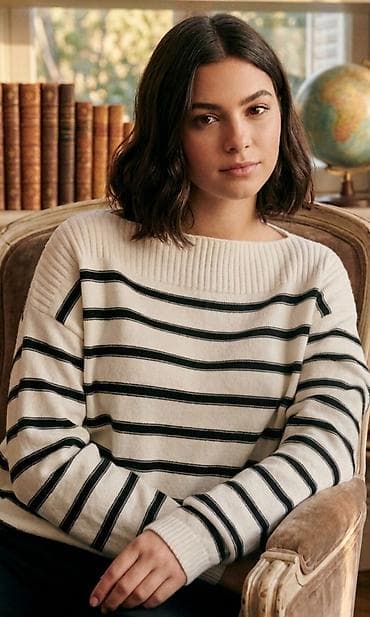 Prugeasti ženski džemper sa širokim okruglim izrezom - Klasican na lalafo.rs Prugeasti ženski džemper sa širokim okruglim izrezom - Klasican