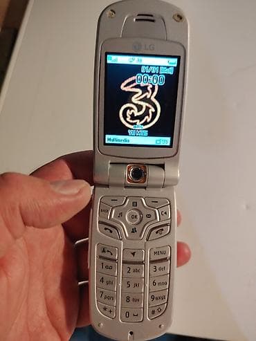 polovni ajfon telefoni cene: LG preklopni mobilni telefon (crveno‑srebrni), sa spoljnim ekranom i — 9