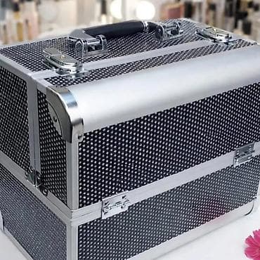 šminka: Elegantan i praktičan kofer za šminku u crnoj boji sa srebrnim — 3