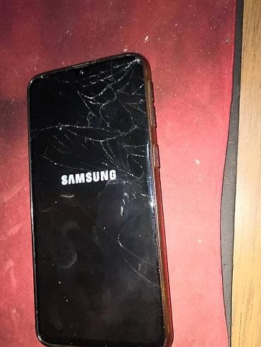 Računari, laptopovi i tableti: Samsung Galaxy A40 — 5