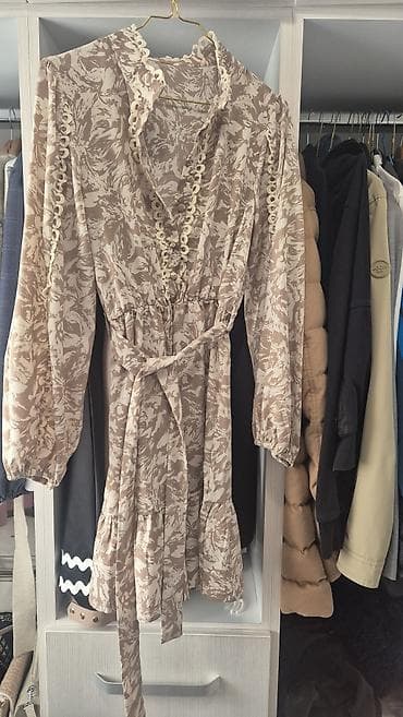 Haljina sa printom u bež/svetlosmeđim tonovima - Model: lagana na lalafo.rs Haljina sa printom u bež/svetlosmeđim tonovima - Model: lagana