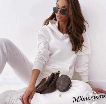 Women's Clothing: 2700 — 3