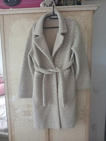 Women's Footwear: Ženski kaput sa vezivanjem u struku placen 18 000 din - Model: ravna — 2