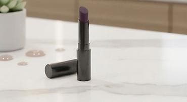 drzac za kartice: Ruž za usne – tamnoljubičasta nijansa - Elegantno crno metalik — 1