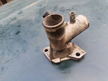 poklopac glave motora: Racva vode glave Lada 2121,21213,21214i Niva. Polovno, ocuano. Skinuto — 11