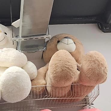 kofer na tockice: Mede
150cm- 8200 din 
160cm- 9700 din — 6