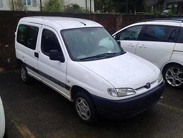 FAROVI ZA PEUGEOT PARTNER OD 1999. DO 2001. GOD na lalafo.rs FAROVI ZA PEUGEOT PARTNER OD 1999. DO 2001. GOD