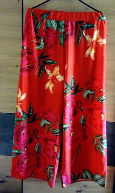 lepršave pantalone: M (EU 38) — 2