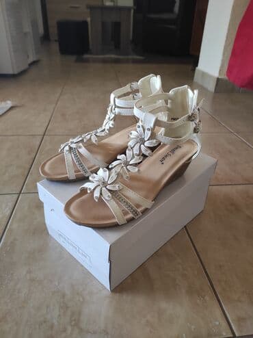 c a papuce: Sandals, 37 — 3