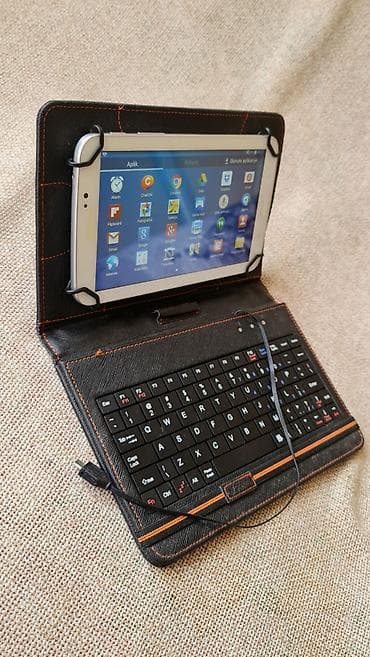 desktop ventilator: Kožna futrola sa ugrađenom žičnom tastaturom za tablet (oko 7–8 inča) — 5