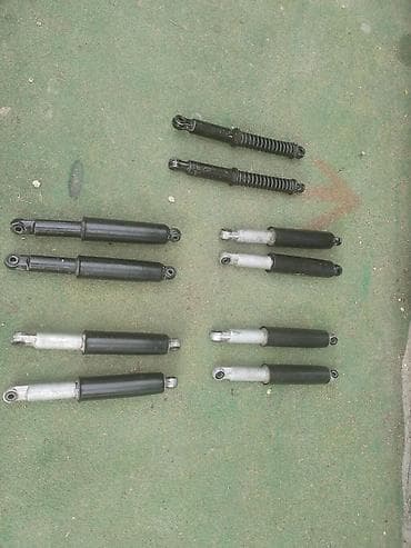 grejalica za auto: Amortizeri za automatik a3 
potpuno ispravni
1000 dinara par — 4