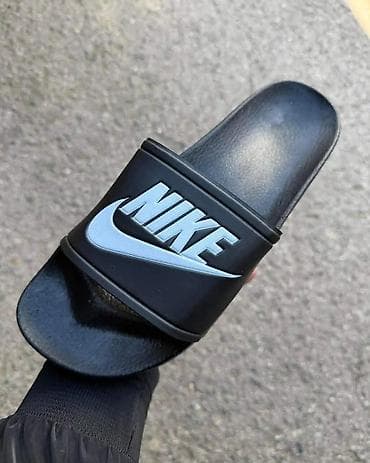 Muške klompe/papuce – brendirani modeli - Klasičan “slide” dizajn sa