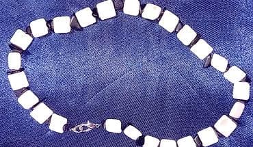 torbice nike: Ručno rađene ogrlice – razni modeli - Set od zlatno‑braon perli — 4