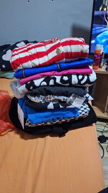 Velicine sml .Ženska garderoba – paket različitih komada - Više na lalafo.rs Velicine sml .Ženska garderoba – paket različitih komada - Više