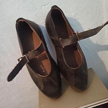 new balance 550 beograd: Muška obuća – 2 para 1) Crne kućne klompe/papuče sa postavom - Boja — 10