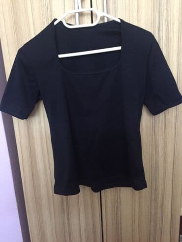 Women's T-shirts and tops: Color - Black — 1