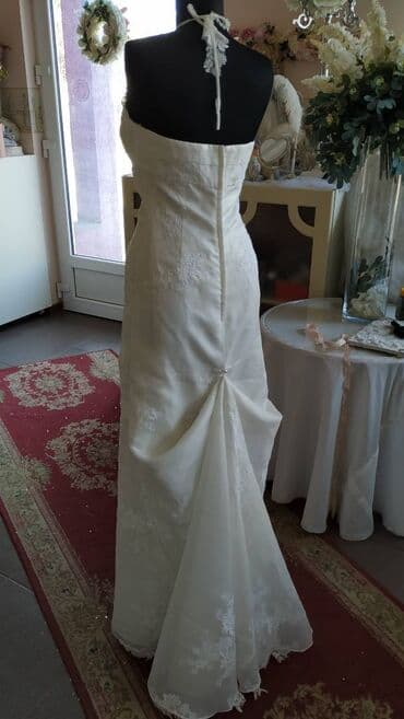 Wedding Clothes: Bela venčanica koja prati liniju tela, sa čipkanom aplikacijom preko — 3